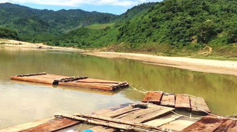 Phát hiện “lâm tặc” giấu gỗ quý ở sông Vu Gia