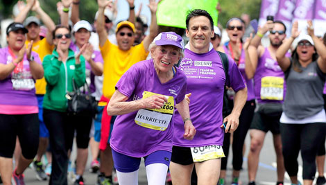 Nữ vận động viên 92 tuổi chạy... đường trường