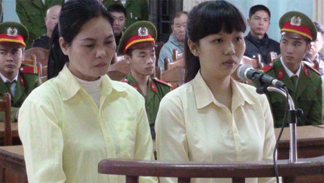 Hai mẹ con cùng vào tù vì ma túy