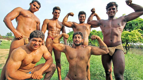 Ngôi làng sinh ra toàn đàn ông “tráng sĩ”