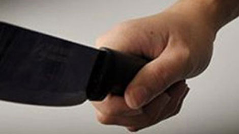 “Ngáo đá”, vác dao đuổi cha, mẹ