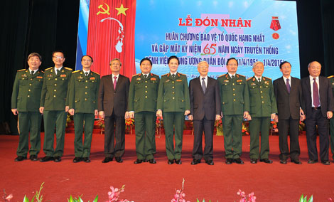 Bệnh viện Trung ương Quân đội 108 đón nhận Huân chương Bảo vệ Tổ quốc hạng nhất