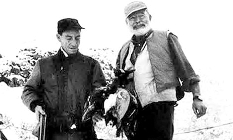 Văn hào Ernest Hemingway và hệ quả của trò chơi gián điệp