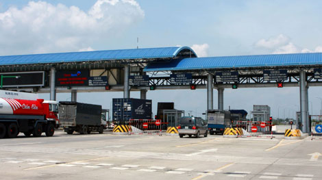 Nghìn lẻ lý do xin tăng phí giao thông: Dồn cái khó cho dân