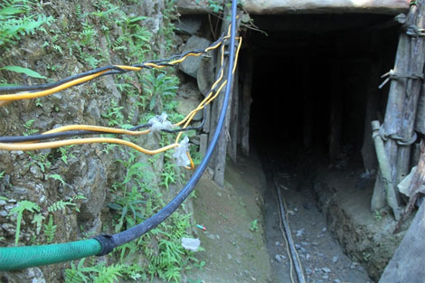 4 người tử vong trong hầm vàng do dùng thuốc nổ khai thác