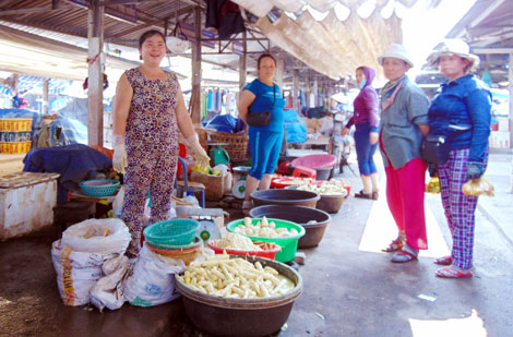 Tiểu thương “méo mặt” vì nông sản, thực phẩm sạch cũng bị tẩy chay