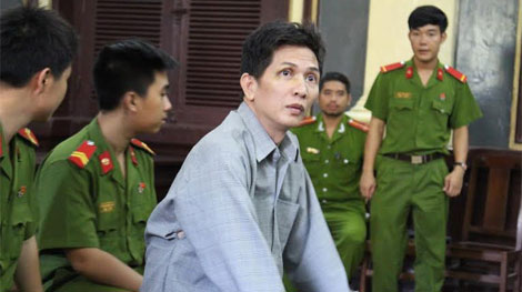 Lên cơn hoang tưởng sát hại bạn gái trong khách sạn