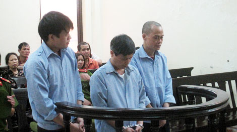 Mua bán 5 bánh heroin, em nhận án tử hình, anh 20 năm tù