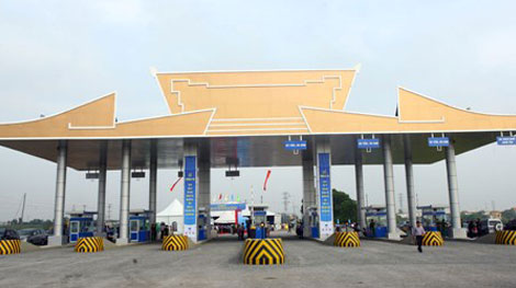 Phí trên đường BOT: Địa phương xin giảm, Bộ nói tăng theo lộ trình