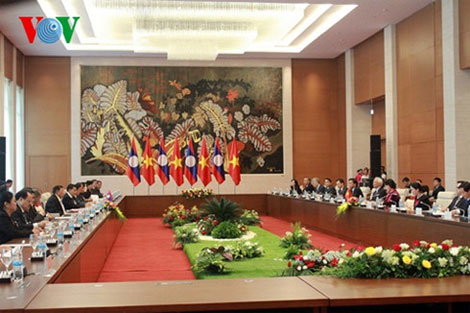 Chủ tịch Quốc hội hội kiến Tổng Bí thư, Chủ tịch nước Lào