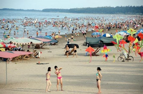 Nước biển 22 bãi tắm miền Trung đều an toàn