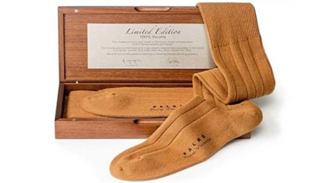 Đôi tất cực đắt