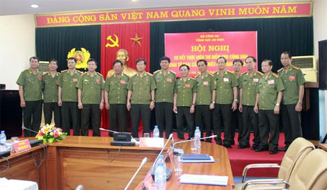 Sơ kết 2 năm, thực hiện thí điểm cấp hộ chiếu qua mạng Internet