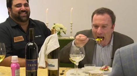 Biên tập viên kỳ cựu “xơi tái” bài viết của mình