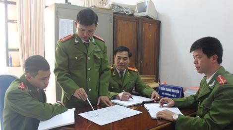 Người Đội trưởng lật tẩy chiêu thức đánh bạc sử dụng công nghệ cao
