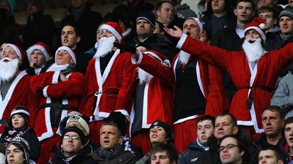 Bóng đá trong "ngày tặng quà"!