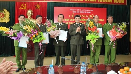 Công bố quyết định về giao quyền cấp trên cơ sở cho 5 Đảng ủy trường CAND