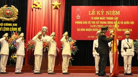 Trao Huân chương Chiến công hạng Ba cho Phòng bảo vệ trụ sở Trung ương Đảng và Quốc hội    