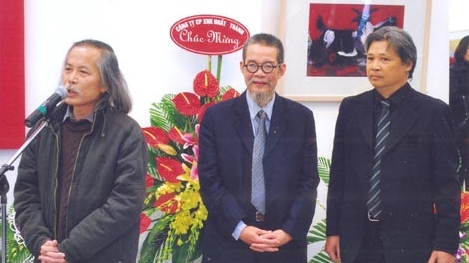 "Dê và hoa" Cuộc chơi hội họa chào năm mới của hai họa sĩ gạo cội