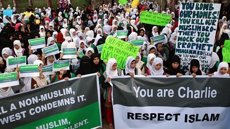 Hậu vụ Charlie Hebdo: Thế giới Hồi giáo lại 'nổi sóng'