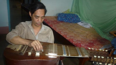 Hồi sinh cuộc đời bằng tiếng đàn ghi ta