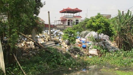 Làng ô nhiễm chì, thấy mà sợ