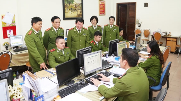 Buộc những trang hồ sơ 'lên tiếng'