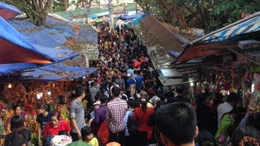 Chen nhau đi lễ Bà Chúa Kho 