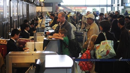 Sau Tết,lại căng thẳng chuyện vé tàu, vé máy bay