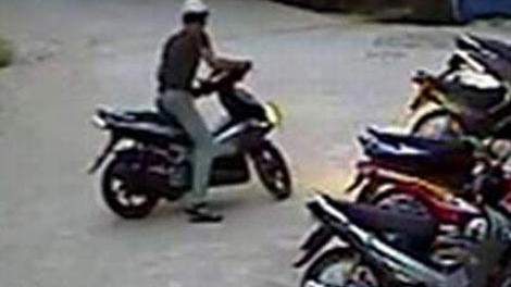 'Có tật giật mình' khi gặp Cảnh sát