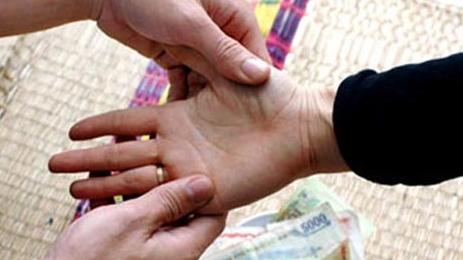 Mê tín, mẹ hại chết con trong đêm Giao thừa