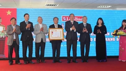 Tạp chí Người Làm Báo đón nhận Huân chương Lao động Hạng Ba