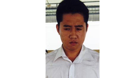 Đội mác công chức, đột nhập công sở... 'ăn hàng'