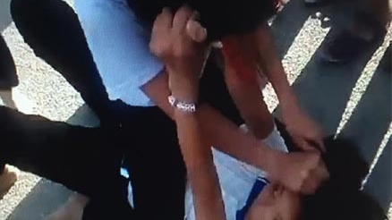 Xác định được 2 nữ sinh trong clip ‘đánh nhau trên cầu’