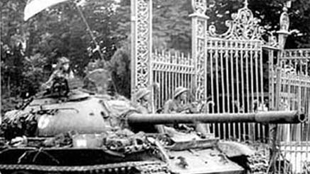 Triển lãm sách về chủ đề ‘Đất nước thống nhất’