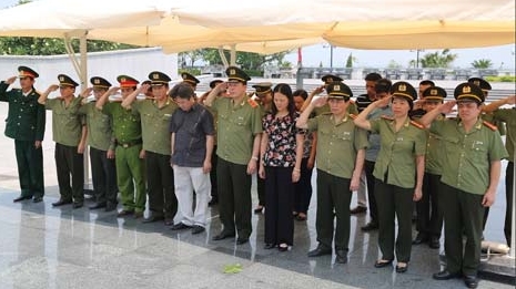 Văn phòng Bộ Công an tổ chức về nguồn