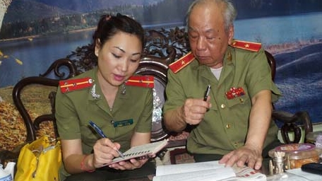 Ngày ấy, đồng bào gọi tôi là 'cán bộ mùa thu'