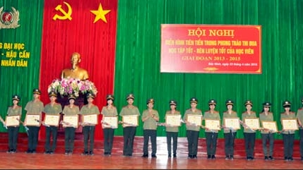 Đại học Kỹ thuật – Hậu cần CAND khen thưởng học viên điển hình tiên tiến 
