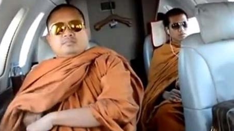 Thái Lan chao đảo vì nhà sư 'dính' bê bối