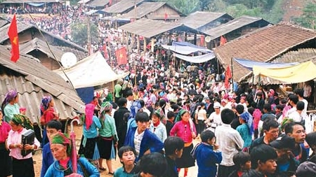 Tuần Văn hóa du lịch Lễ hội Chợ Tình Khau Vai