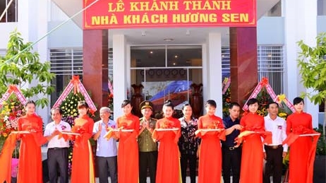Khánh thành, đưa vào sử dụng nhà khách Hương Sen