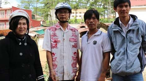 Thưởng nóng 2 thanh niên dũng cảm cứu người trong lũ dữ