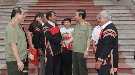 Thứ trưởng Thường trực Đặng Văn Hiếu tiếp đại biểu người có uy tín tỉnh Đắk Lắk