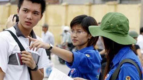 Hàng vạn suất cơm miễn phí cho thí sinh và người nhà