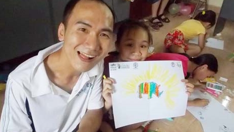 Chàng họa sĩ tật nguyền với niềm đam mê hội họa