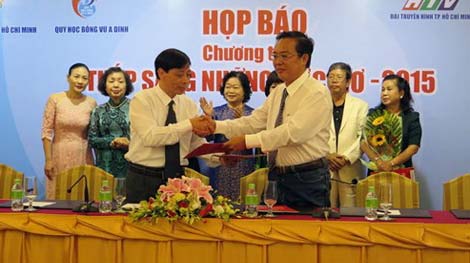 'Thắp sáng những ước mơ' trao 1.000 suất quà cho trẻ em có hoàn cảnh khó khăn