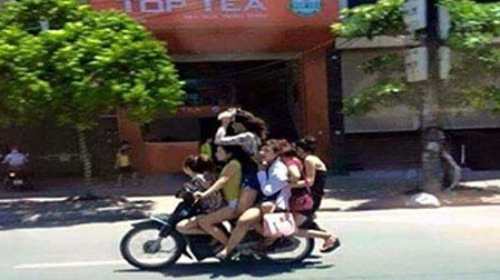 'Gái dịch vụ' và những khoản nợ chồng chất 