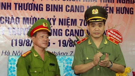 Cải tạo, sửa chữa nhà tình nghĩa tặng thương binh