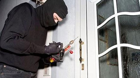 Đánh thuốc mê mẹ nuôi, trộm lúa đi bán