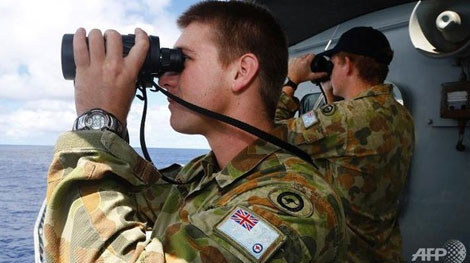 Pháp bắt đầu giám định mảnh vỡ nghi của máy bay MH370